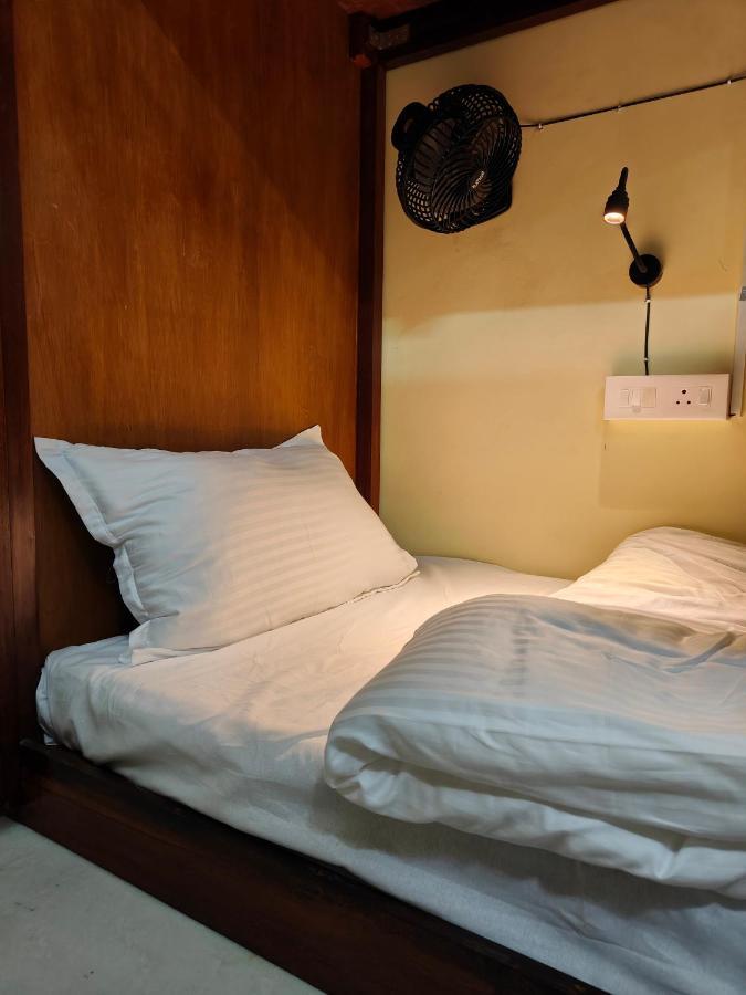 Unpack Hostel Puduccseri Kültér fotó