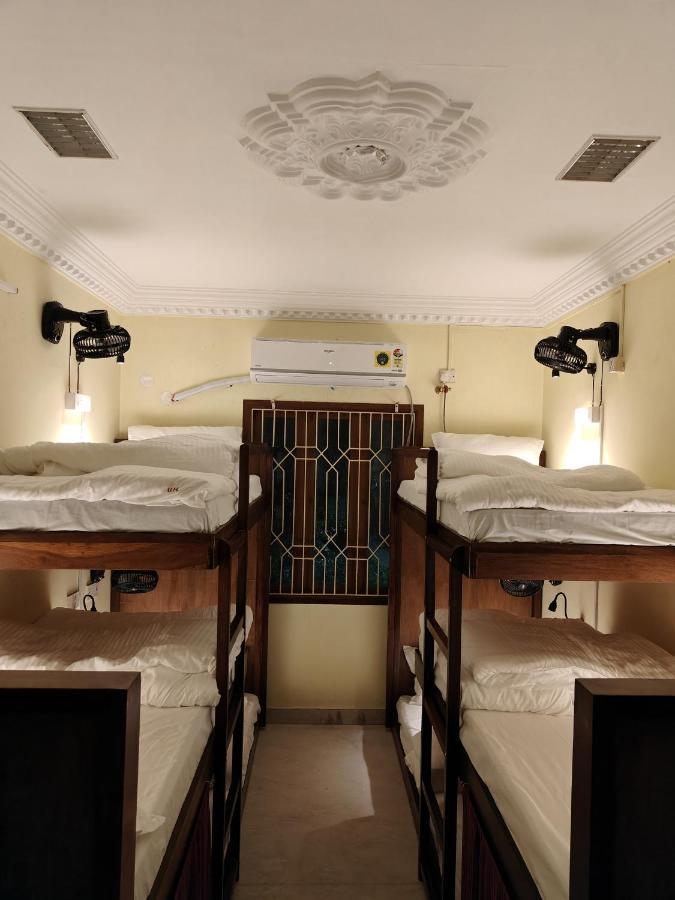 Unpack Hostel Puduccseri Kültér fotó